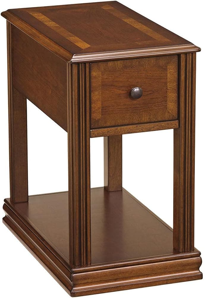 Signature Design by Ashley Breegin Mesa lateral para cadeira de madeira tradicional, marrom