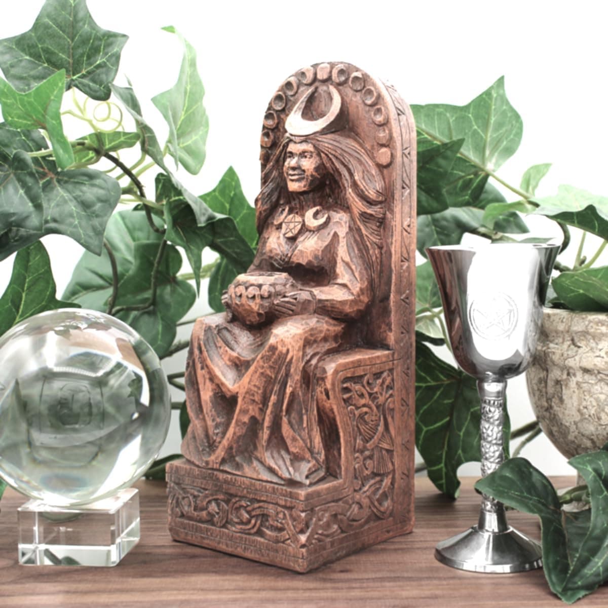 Dryad Design Estátua de deusa sentada com acabamento em madeira - Imagem 4