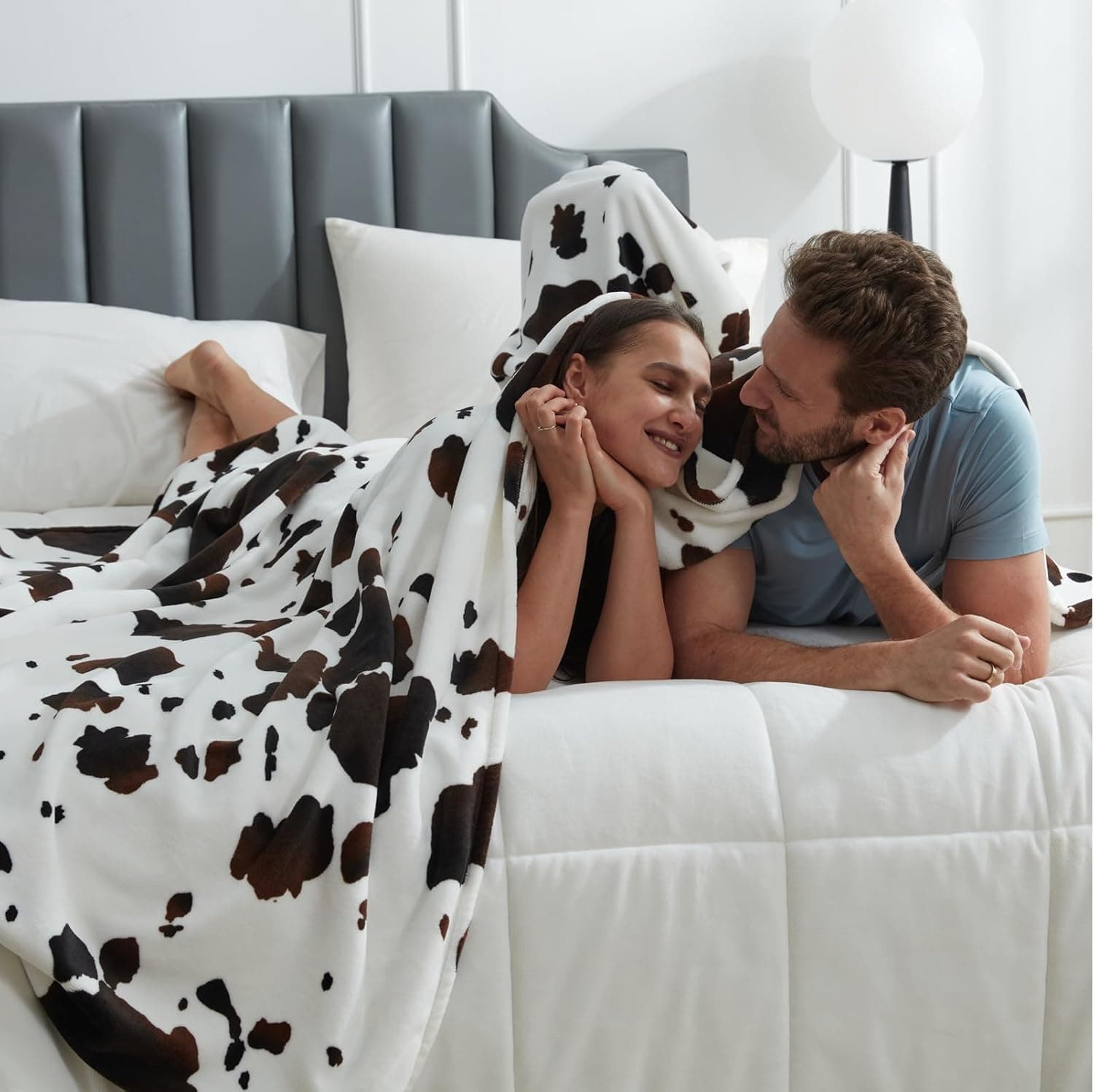 Cozy Bliss Cobertor com estampa de vaca para cama - Cobertores de lã felpudos e macios macios para sofá e cama, para mulheres, homens, meninas, crianças, marrom escuro, tamanho solteiro 152 cm x 203 - Imagem 3