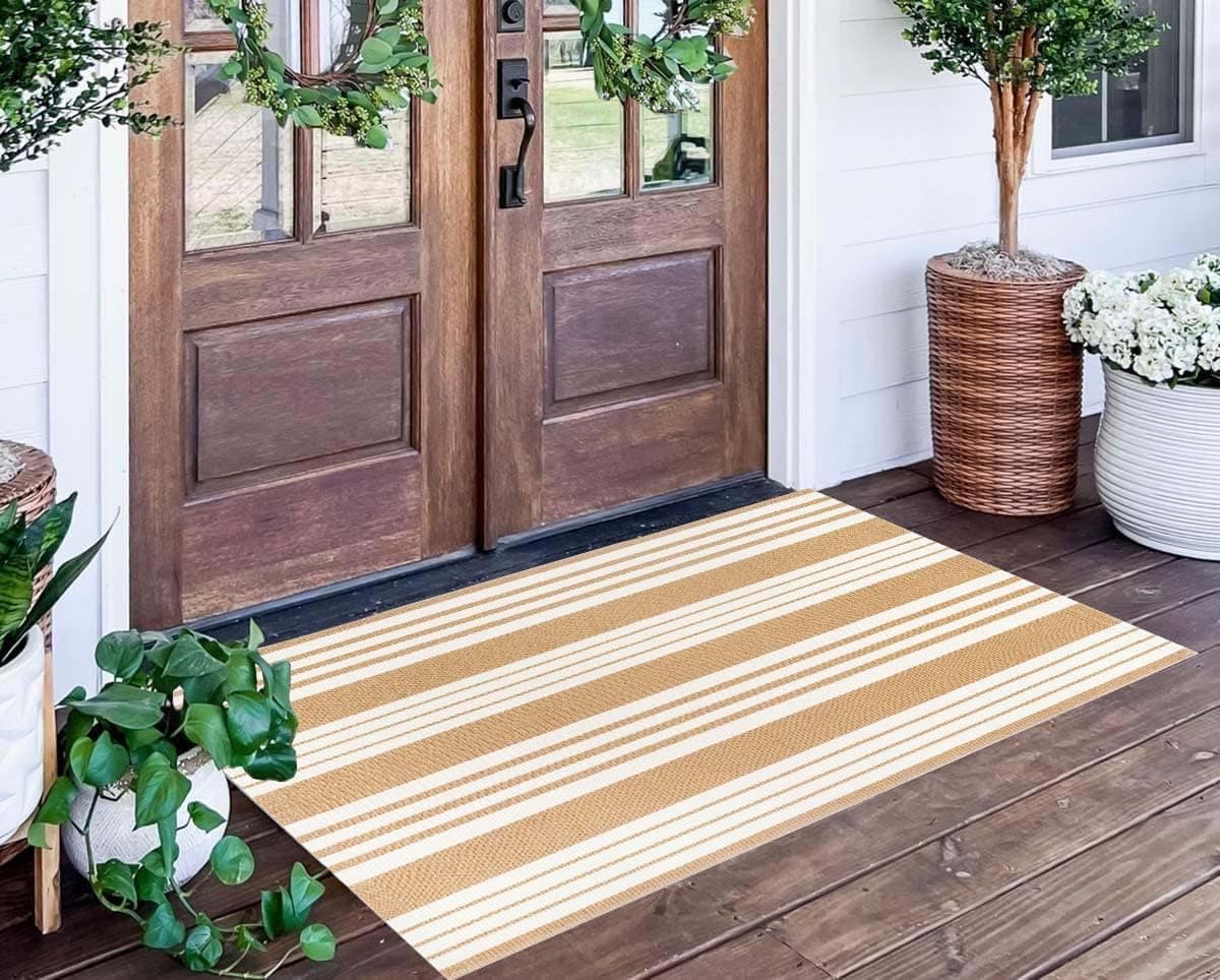 Tapete listrado caqui e branco para uso externo, 61 x 138 cm, tecido à mão, lavável à máquina, interior/externo, tapetes de porta em camadas para entrada/quarto/exterior