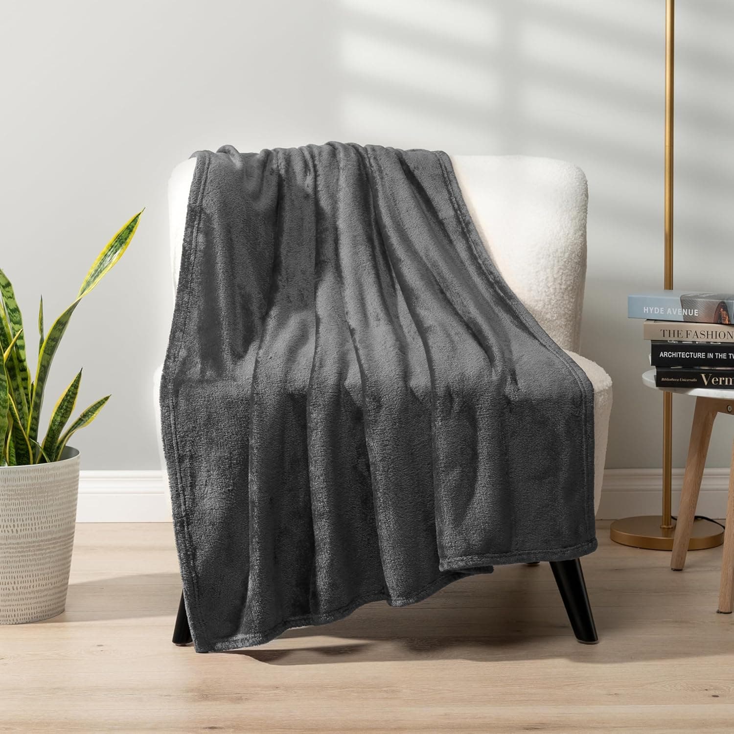 PAVILIA Cobertor de lã cinza para sofá, manta de flanela felpuda super macia de carvão escuro para sofá, cobertor de cama de microfibra de pelúcia de luxo, cobertor de presente de veludo decorativo para casa aconchegante, 50 x 60