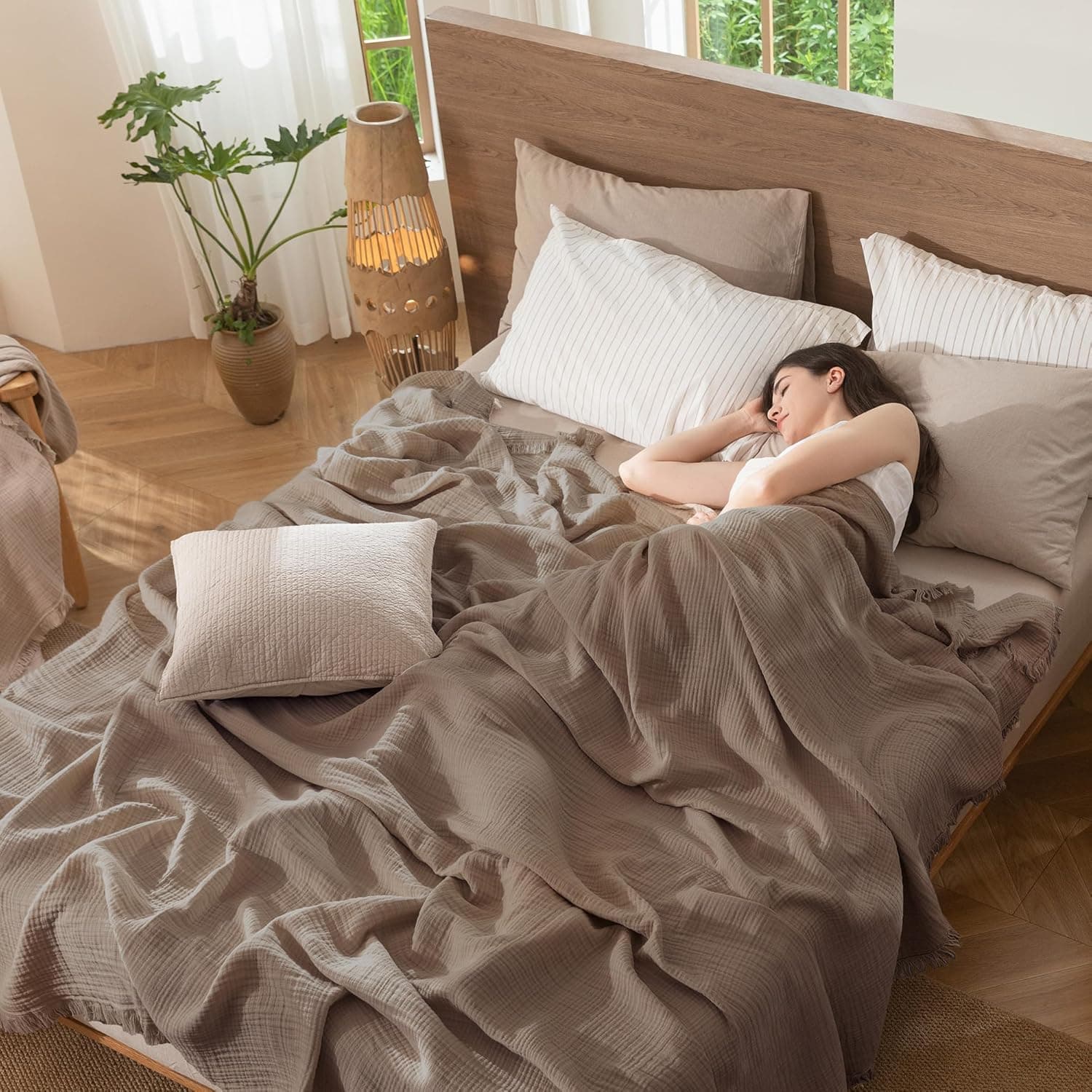 MooMee Cobertor de musselina - Cobertor de gaze 100% algodão de 4 camadas com franja em toda a volta, ultramacio, respirável, leve, refrescante para sofá de cama (marrom, solteiro GG 167,6 cm x 228,6 - Imagem 3