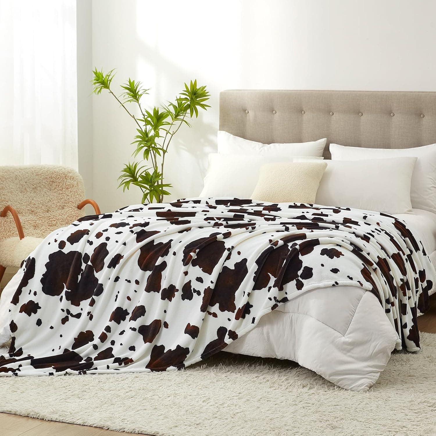 Cozy Bliss Cobertor com estampa de vaca para cama - Cobertores de lã felpudos e macios macios para sofá e cama, para mulheres, homens, meninas, crianças, marrom escuro, tamanho solteiro 152 cm x 203 - Imagem 2