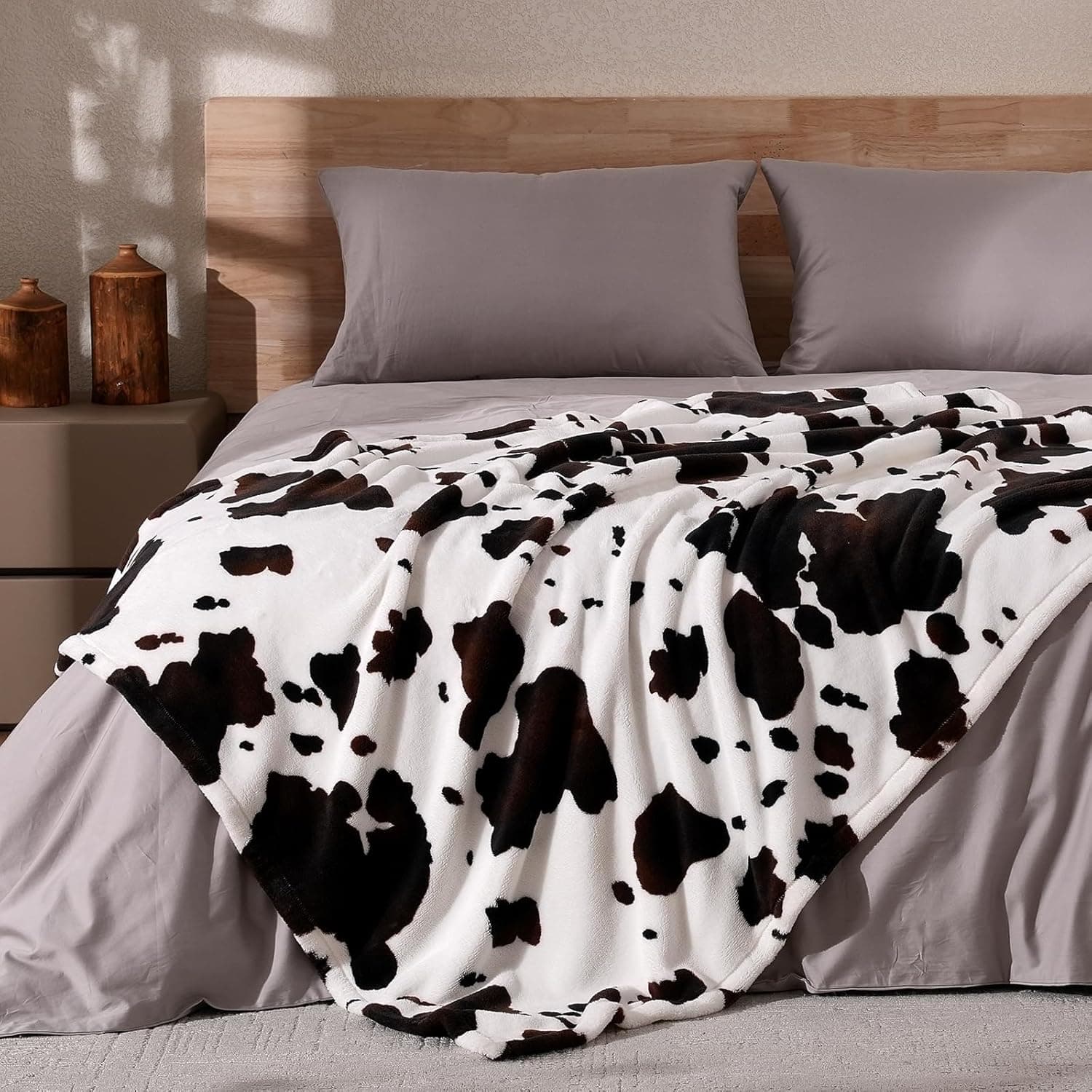 Cozy Bliss Cobertor com estampa de vaca para cama - Cobertores de lã felpudos e macios macios para sofá e cama, para mulheres, homens, meninas, crianças, marrom escuro, tamanho solteiro 152 cm x 203 - Imagem 3