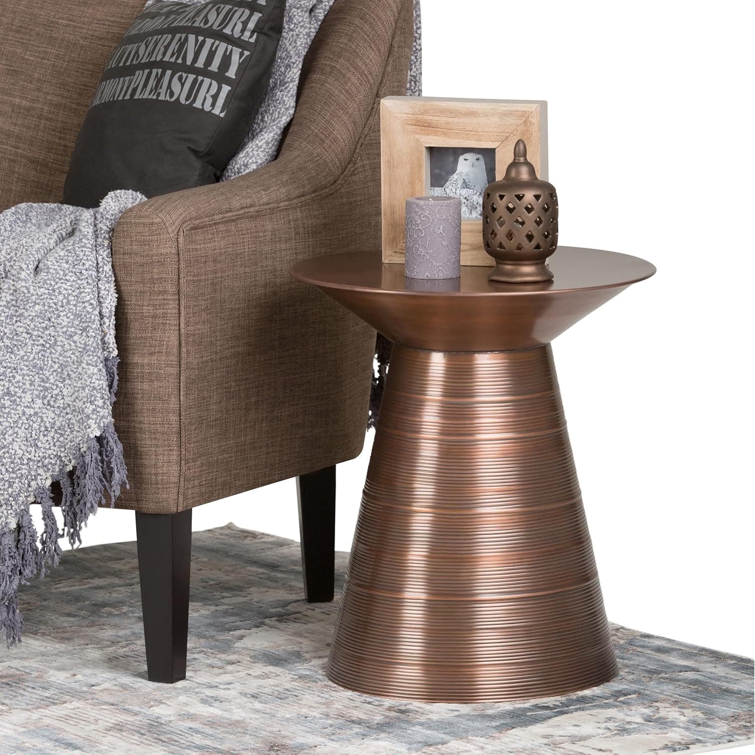 SIMPLIHOME Mesa lateral Sheridan Contemporary de 45,72 cm de largura com detalhes em metal em cobre envelhecido, totalmente montada, extremidade de cabeceira e mesa de cabeceira, para sala de estar e quarto - Imagem 3