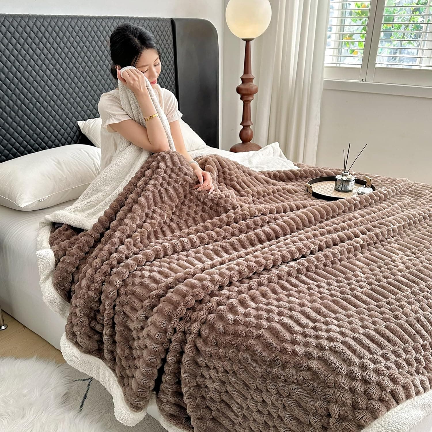 UKELER Cobertor de lã sherpa 152 cm × 203 cm, 470 g/m2 listrado de lã de ovelha para todas as estações, cobertor quente e aconchegante para sofá, cama, escritório, acampamento, café - Imagem 3